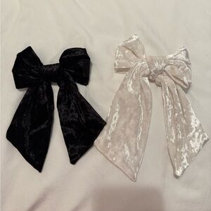 American Eagle Outfitters Black and White Hair Bows